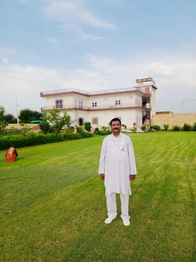 Hotel O Pop Angoori Farm House Mathura Bagian luar foto