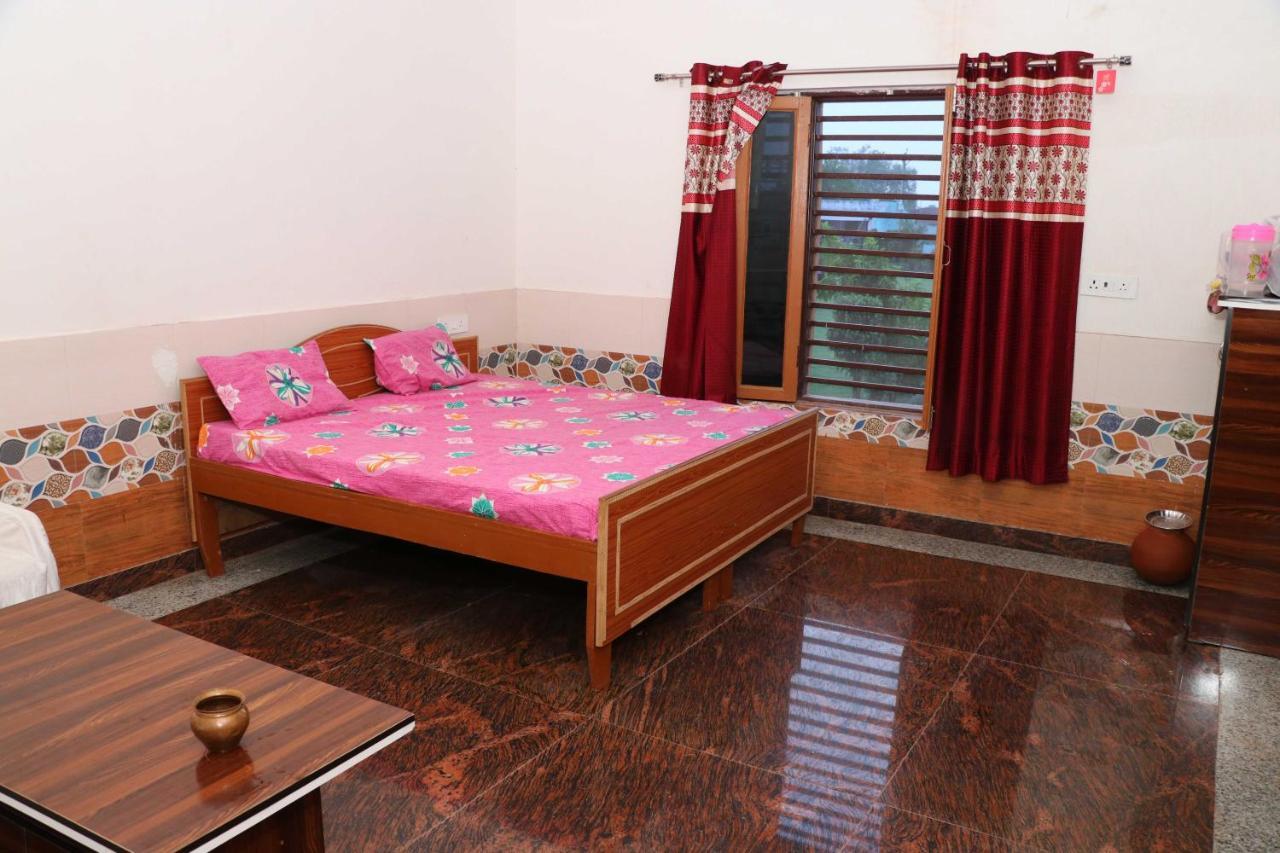 Hotel O Pop Angoori Farm House Mathura Bagian luar foto